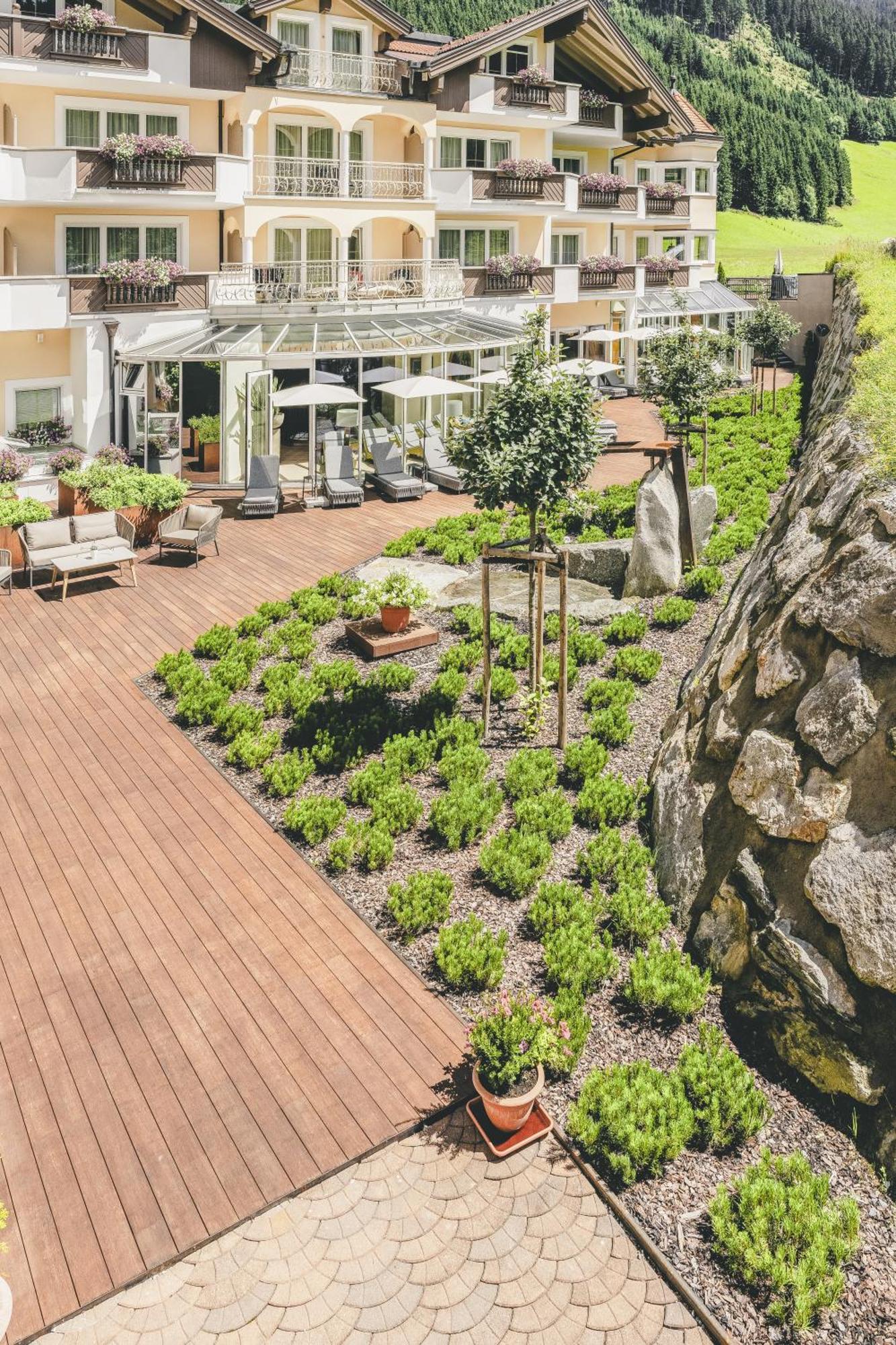 Traumhotel Alpina Superior --Yoga Und Ayurvedahotel (Adults Only) Gerlos Eksteriør billede